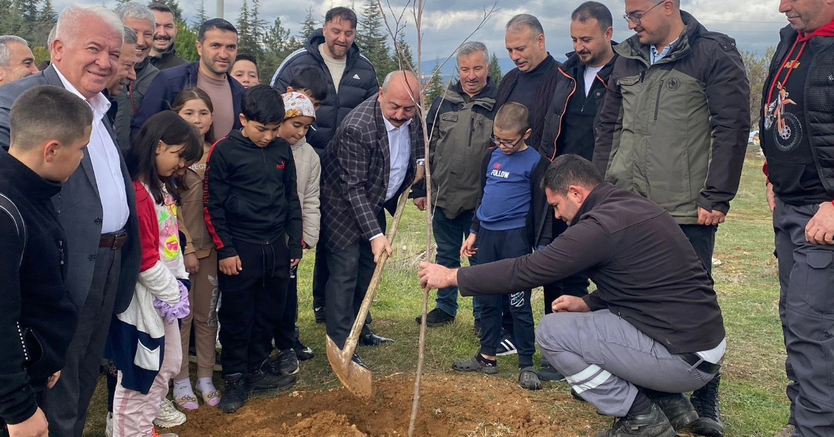 Dikilen her bir fidan geleceğe emanet