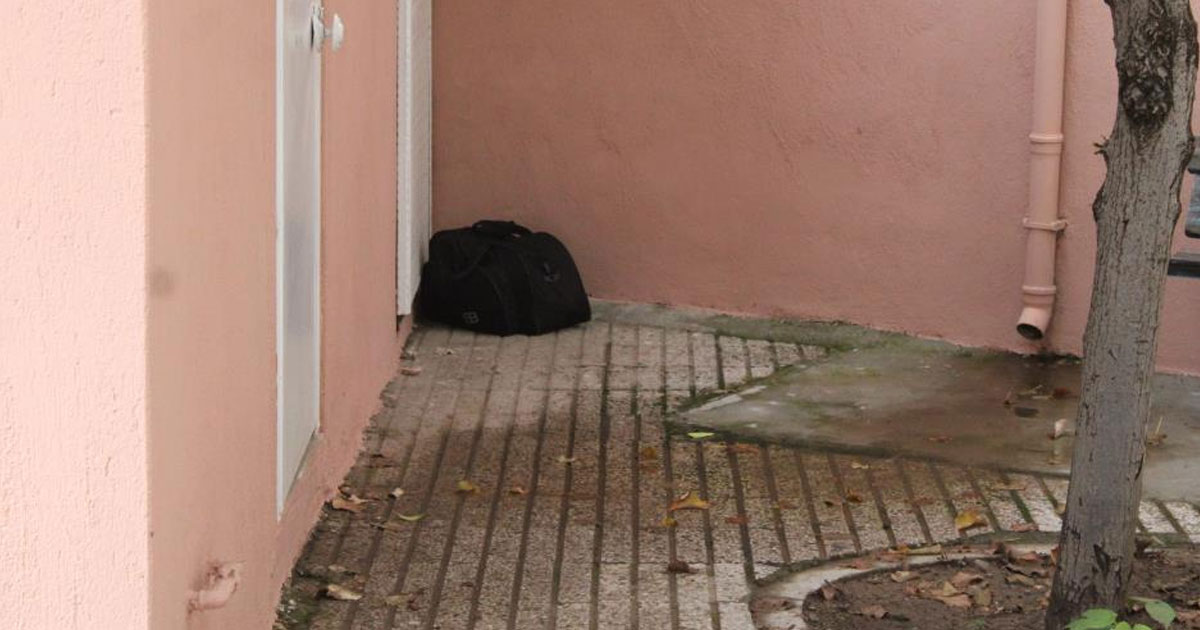 Camii avlusunda şüpheli çanta paniği
