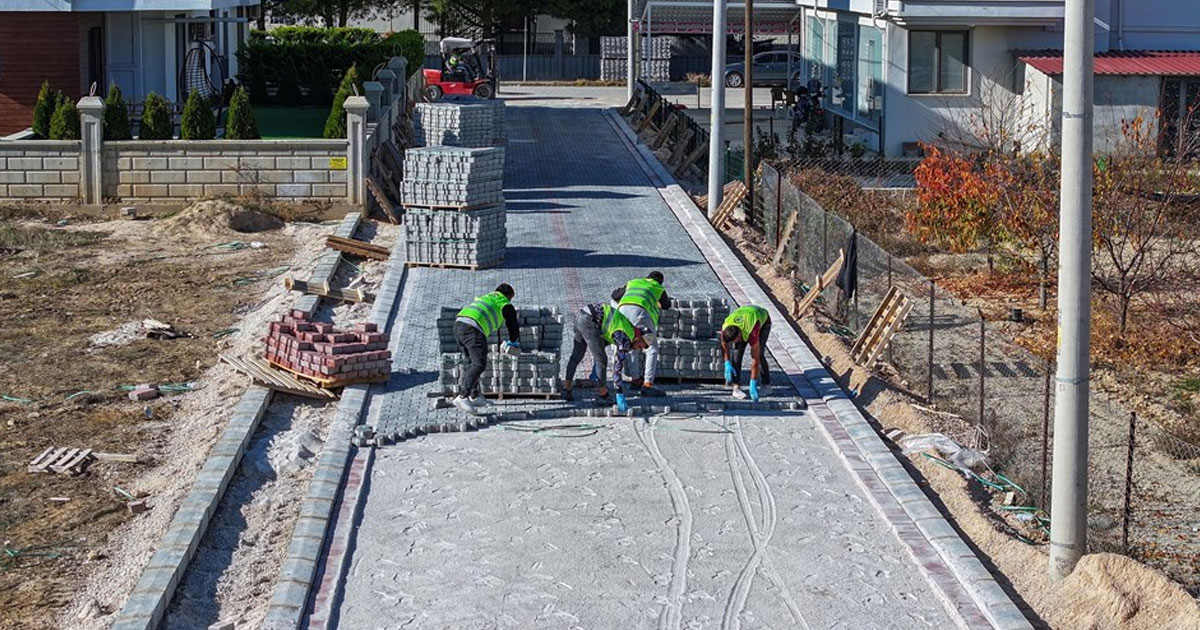 Çivril’e 100 bin metrekarelik kilit parke
