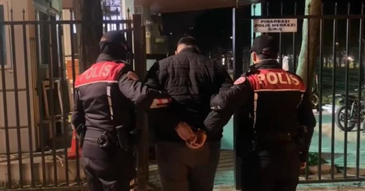 Polise sahte kimlik gösteren şüphelinin 128 suçtan arandığı ortaya çıktı 