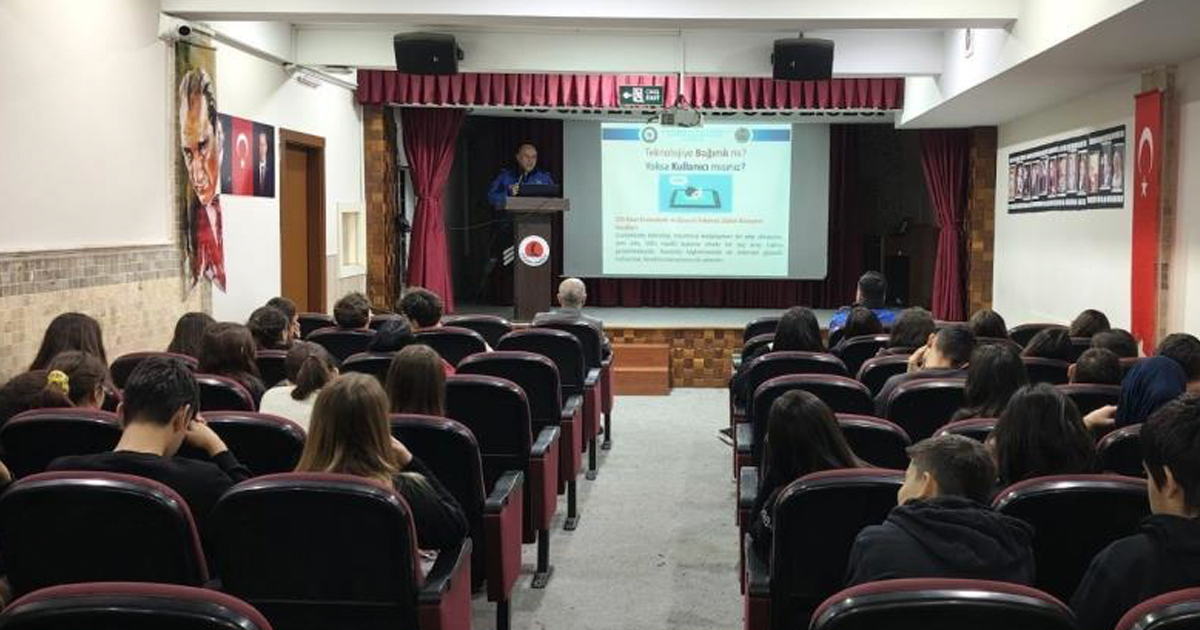 Lise öğrencilerine polisten eğitim 