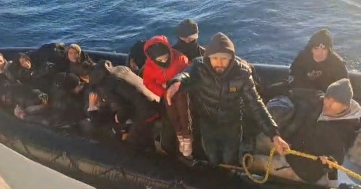 28 düzensiz göçmen yakalandı, 39 göçmen kurtarıldı 
