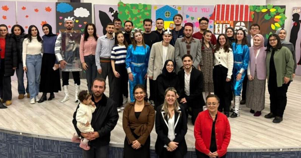 Kütahya’da “Aile Yılı” tiyatro etkinliği ilgi gördü 