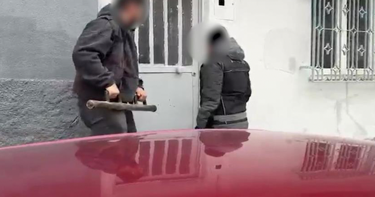 Uşak’ta zehir tacirlerine eş zamanlı operasyon: 8 gözaltı 