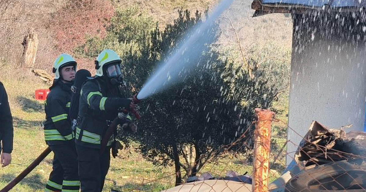 Muğla’da ev ve otomobil küle döndü 