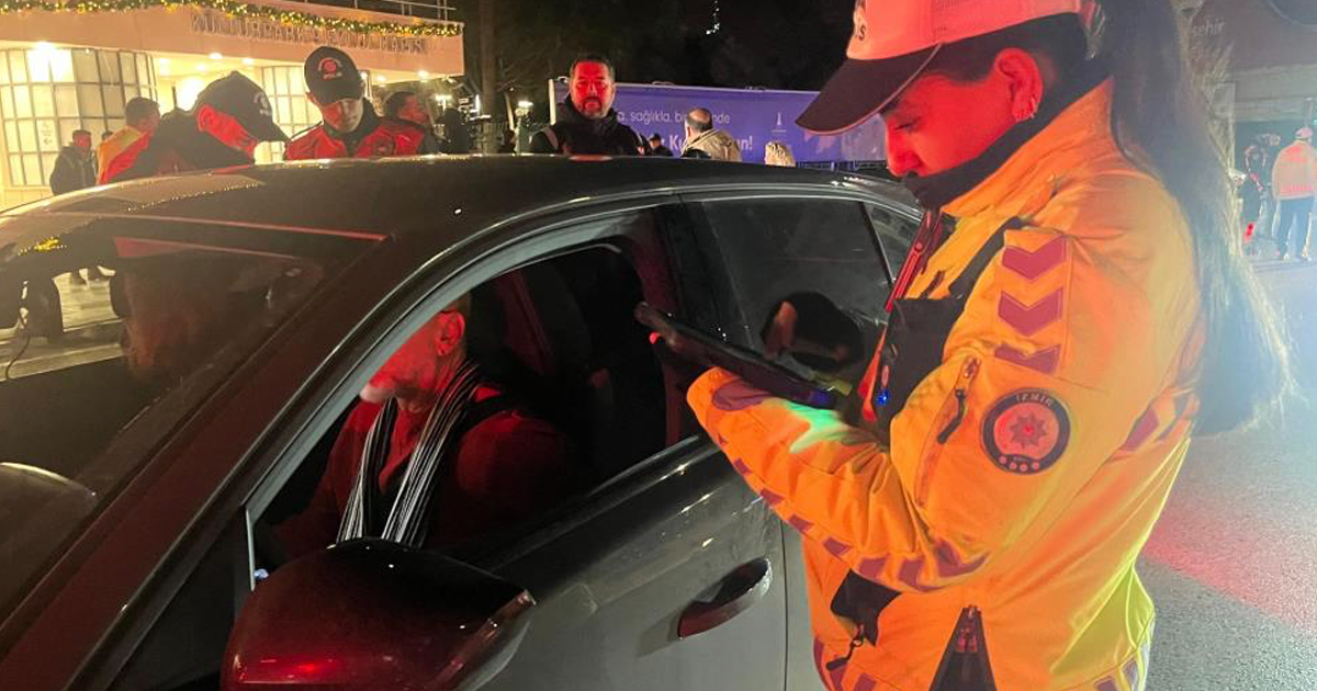 İzmir’de yeni yıl mesaisi: 13 bin personel sahada 
