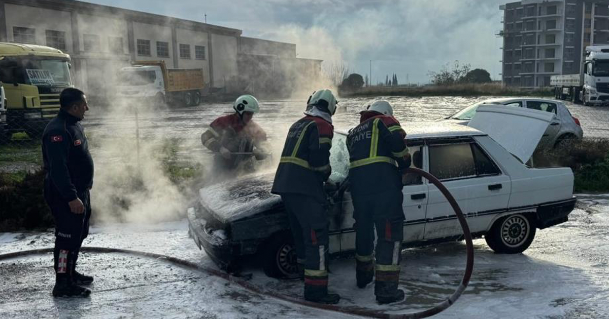 Söke’de otomobil alevlere teslim oldu 