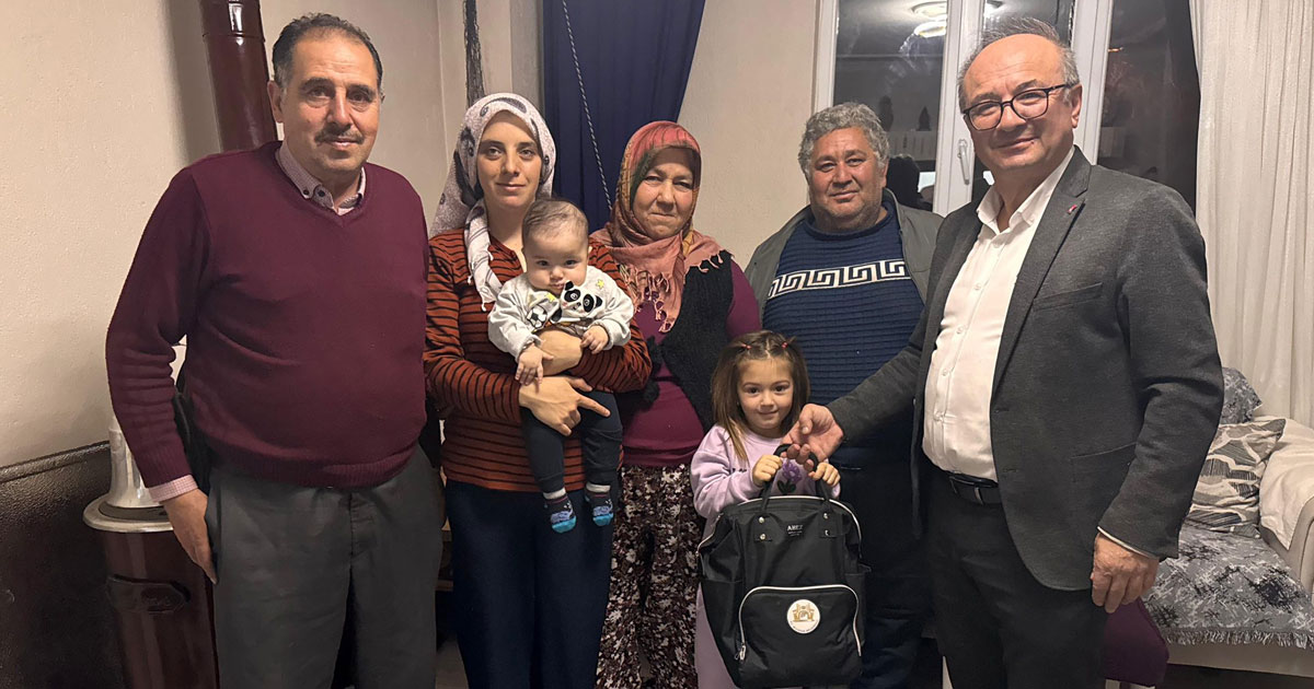 Buldan’da yenidoğanlara çanta hediyesi