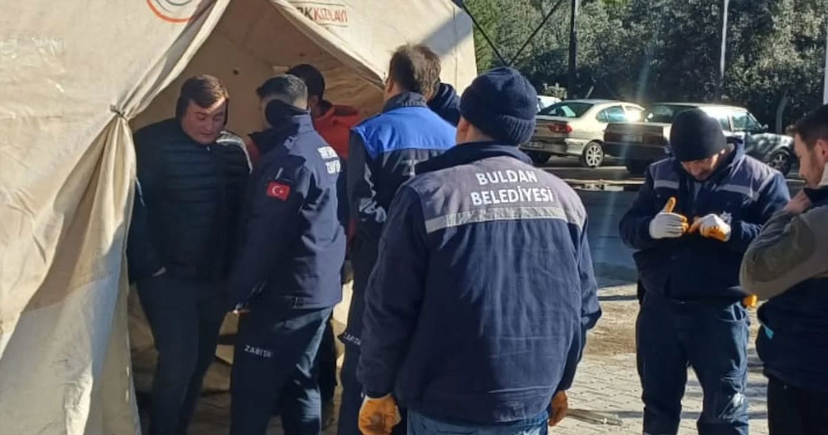 Belediye ekiplerine çadır kurma eğitimi