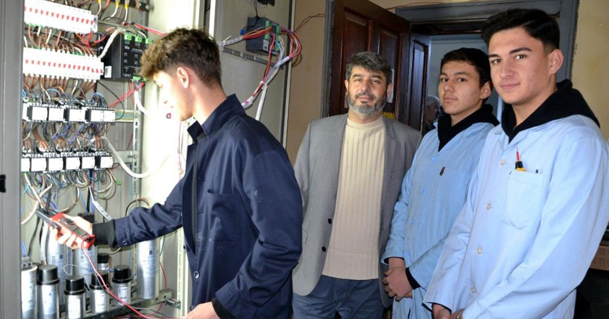 Öğrencilerden enerji tasarrufu sağlayan sistem