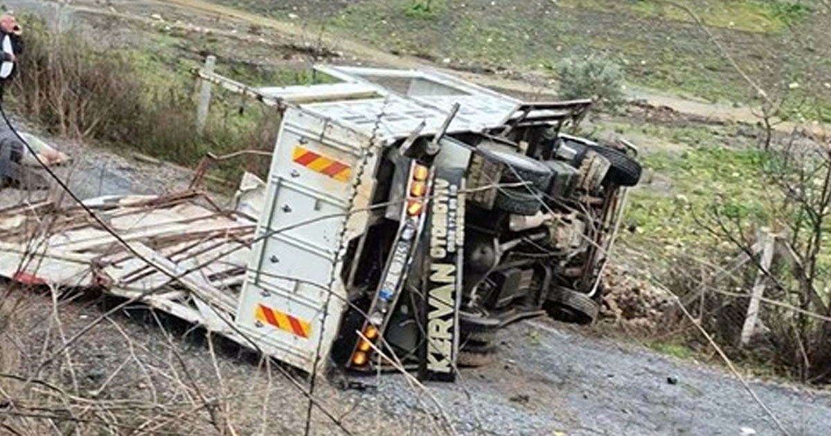 Kontrolden çıkan kamyon tali yola uçtu: 1 ölü, 1 yaralı