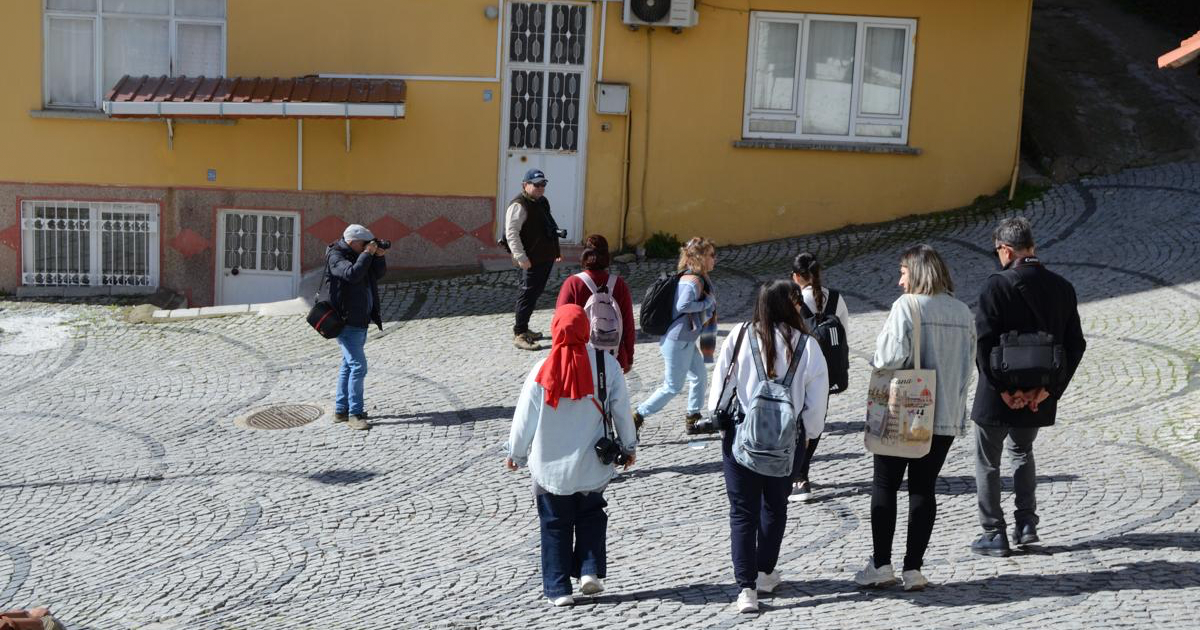 Fotoğraf kursiyerleri objektif başında