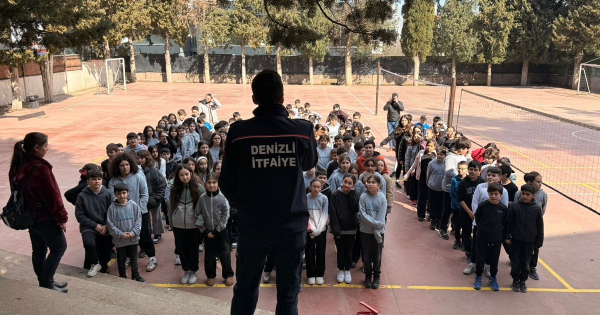 Öğrencilere uygulamalı yangın eğitimi