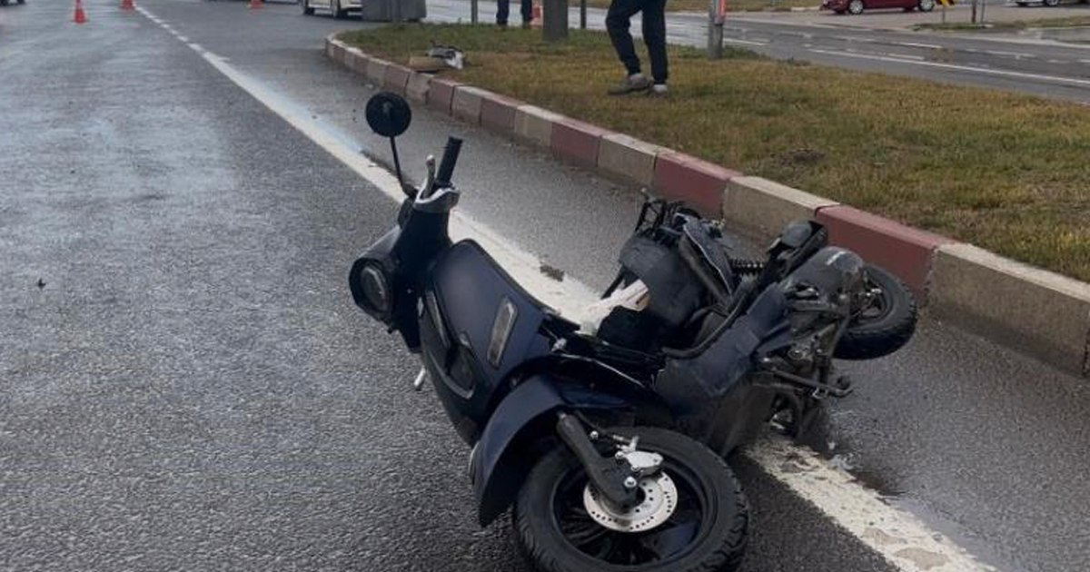  Otomobil ile motosiklet çarpıştı: 2 ağır yaralı 