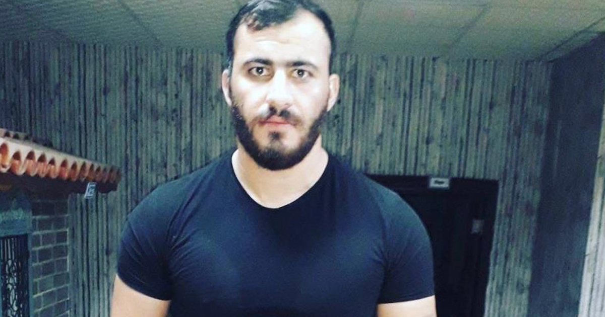 Motosiklet duvara çarptı: 1 ölü 