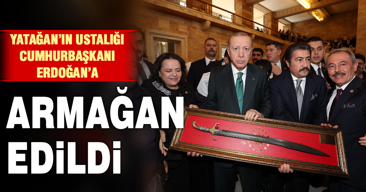 Cumhurbaşkanı Erdoğan’a Yatağan’da üretilen el yapımı Damascus Kılıcı hediye edildi