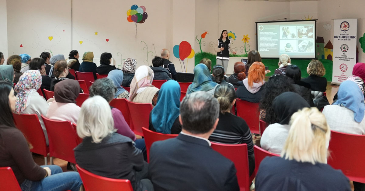 Annelere bağımlılıkla mücadele ve afet bilinci semineri verildi