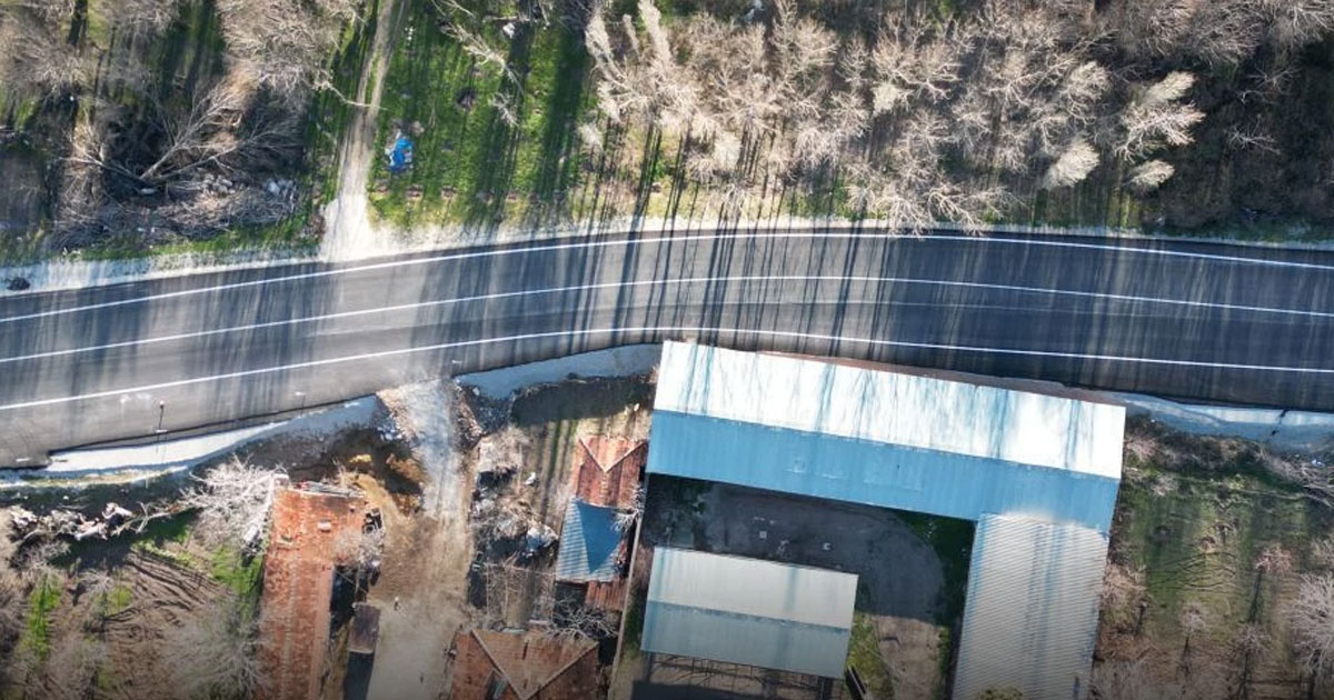 Bükümlü yol trafiği tehlikeye sokuyor