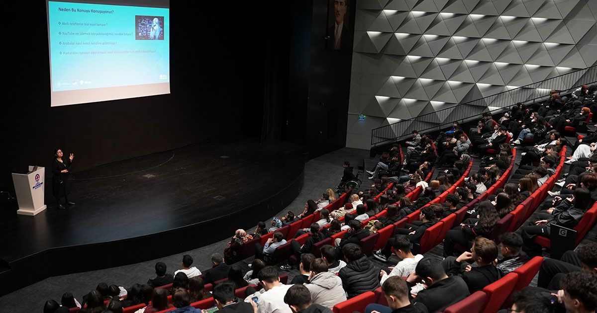 “Makineler Nasıl Öğrenir?” söyleşi ile öğrencilere anlatıldı