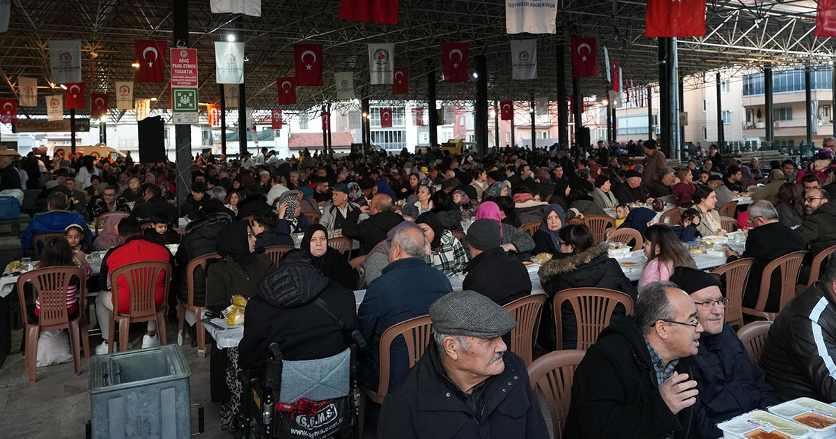 Mahalle iftarları sürüyor