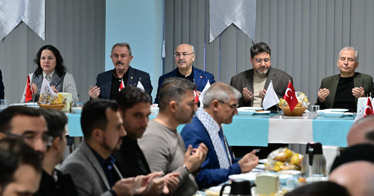 Denizli Valisi Köşger’den iftarda toplumsal bilinç vurgusu