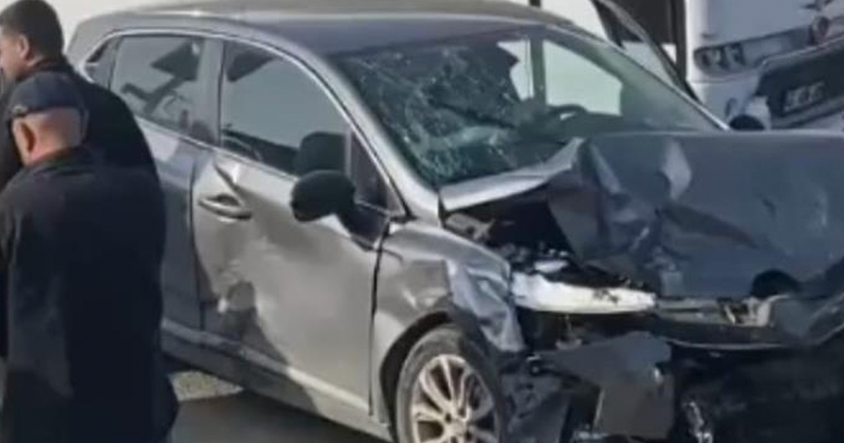 Turgutlu’da 3 kişinin yaralandığı kaza anı kamerada