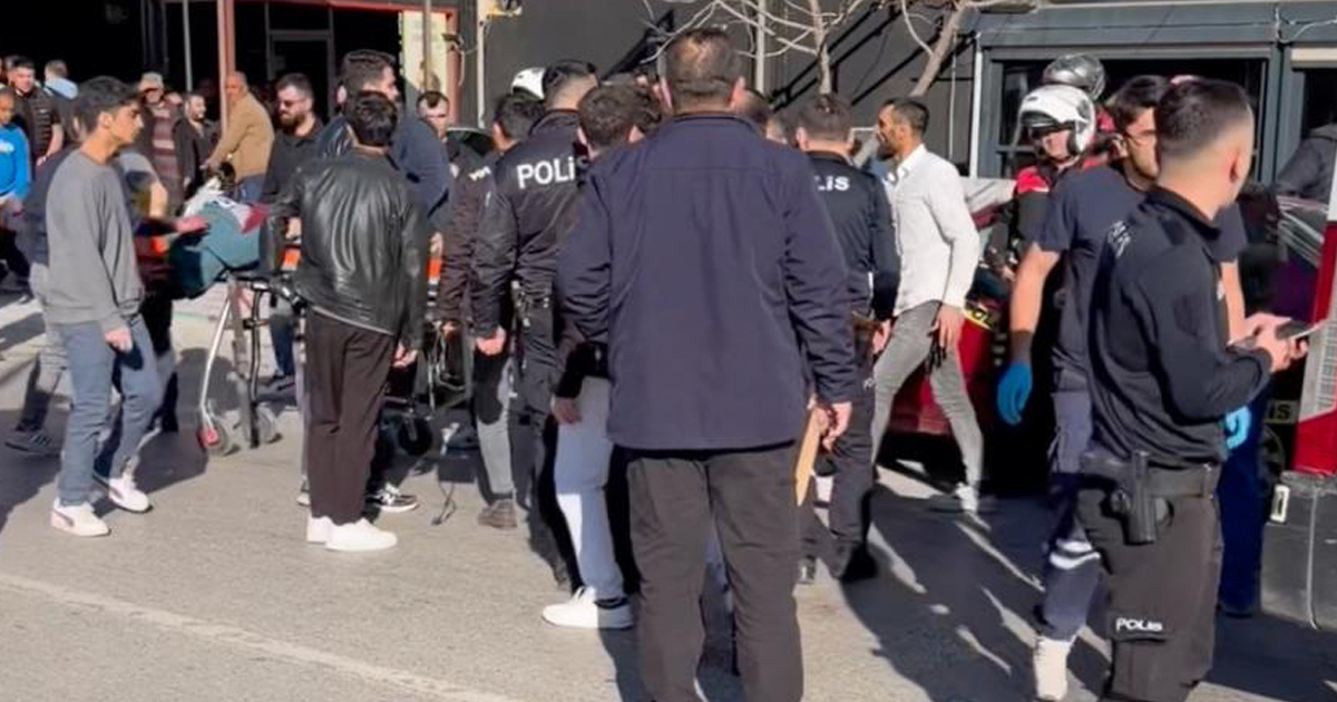 Bıçaklı kavga: 1 ölü, 2 ağır yaralı 