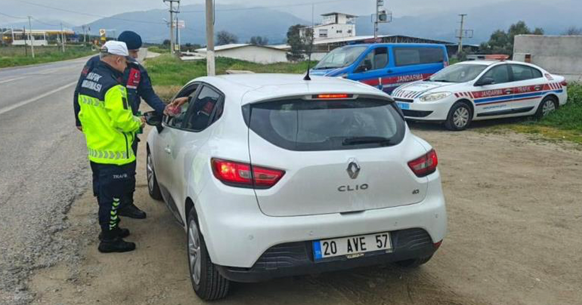 Karacasu’da bayramda trafik ekipleri sahada 