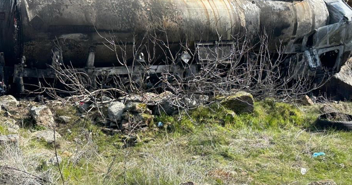 Mazot yüklü tanker alev alev yandı: 1 ölü 