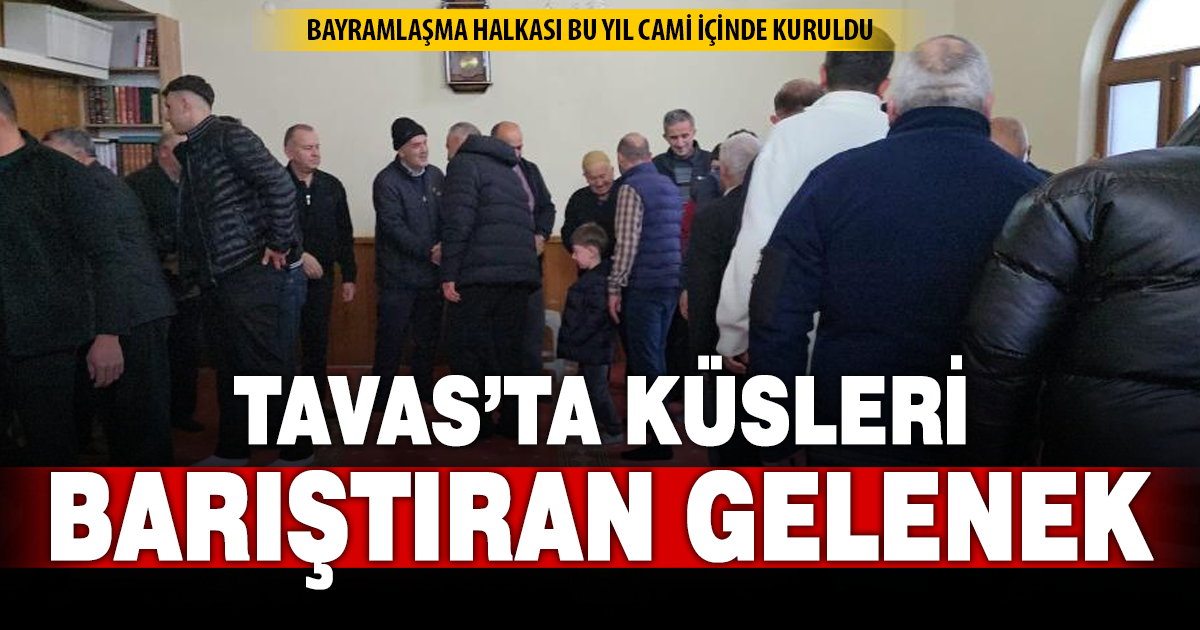 Küslerin barıştığı bayramlaşma halkası geleneği yaşatıldı 
