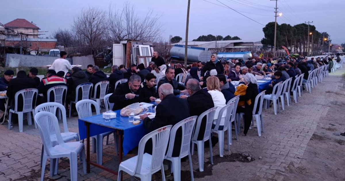Sanayi esnafından iftar yemeği