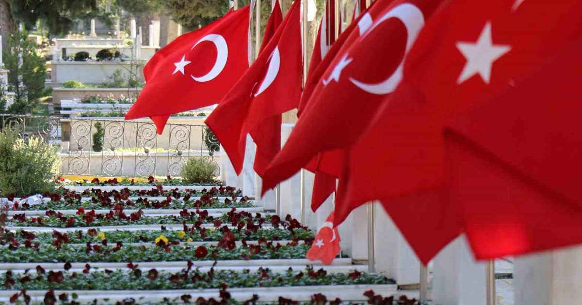 Şehitliklere bayram bakımı