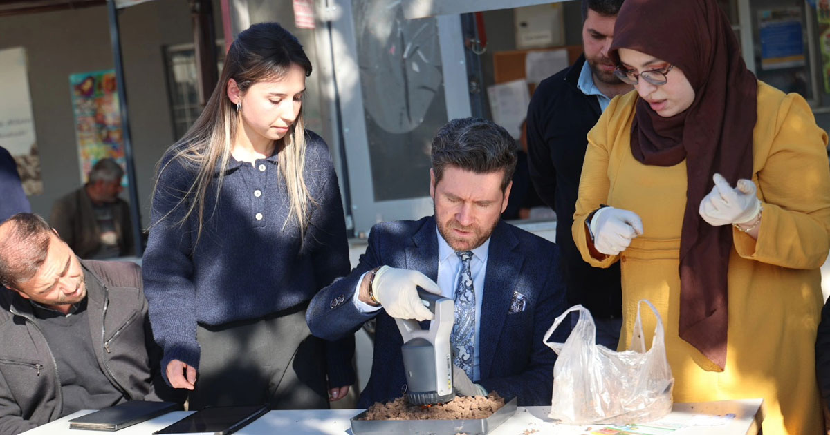 Tavas Belediyesi, toprak analiz cihazı aldı