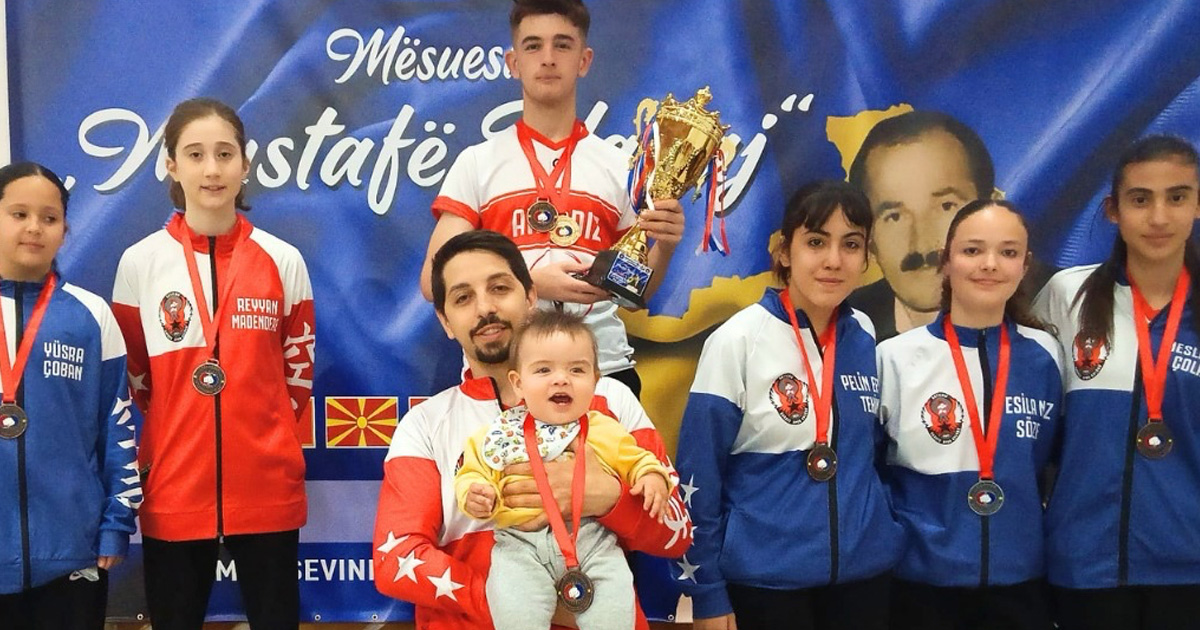 Denizlili karateciler Kosova’da kürsüye çıktı