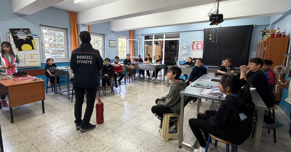 Pamukkale Ortaokulu öğrencilerine yangın eğitimi