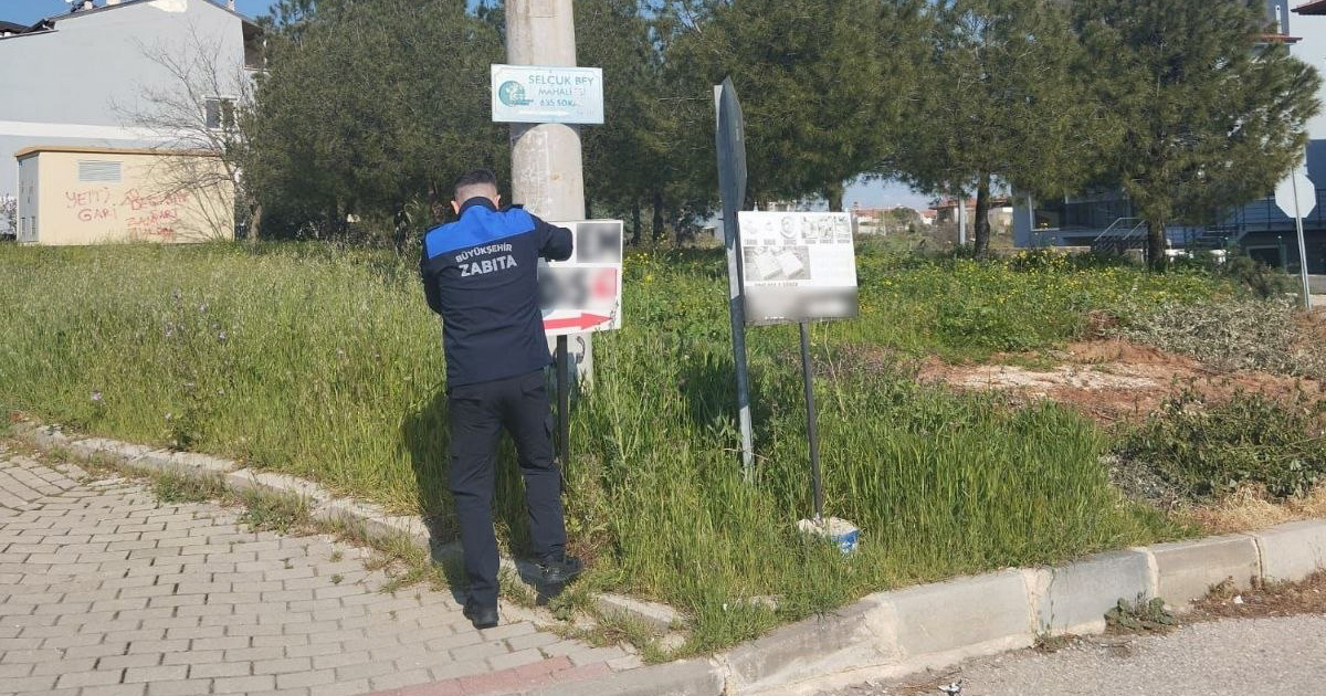 Kaçak reklam panoları tek tek kontrol ediliyor