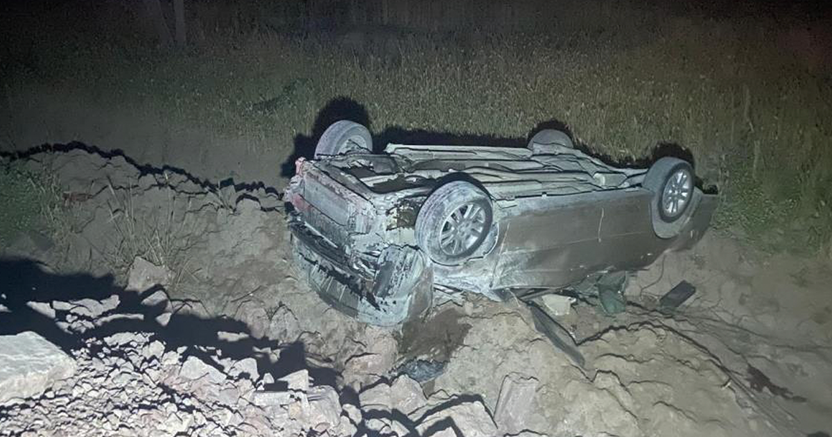 Manisa’da otomobil şarampole uçtu: 2 yaralı