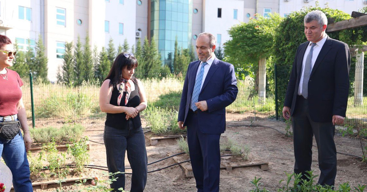 Rektör Güngör “Tripolium GastroBahçe”yi ziyaret etti
