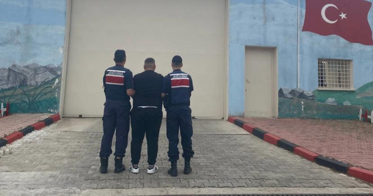 Jandarma çeşitli suçlardan aranan 48 kişiyi yakaladı 