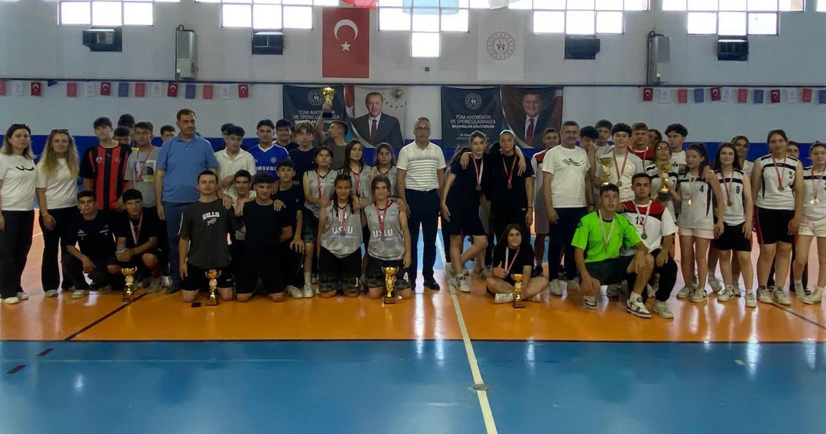 Buldan’da Okul Sporları Futsal İlçe Şampiyonası tamamlandı