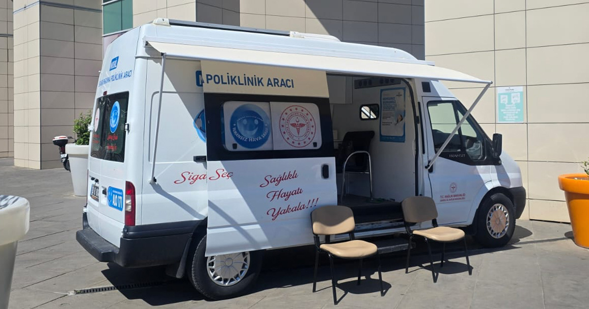 Mobil Sigara Bırakma Poliklinik aracı Teras Park'ta hizmet vermeye başladı