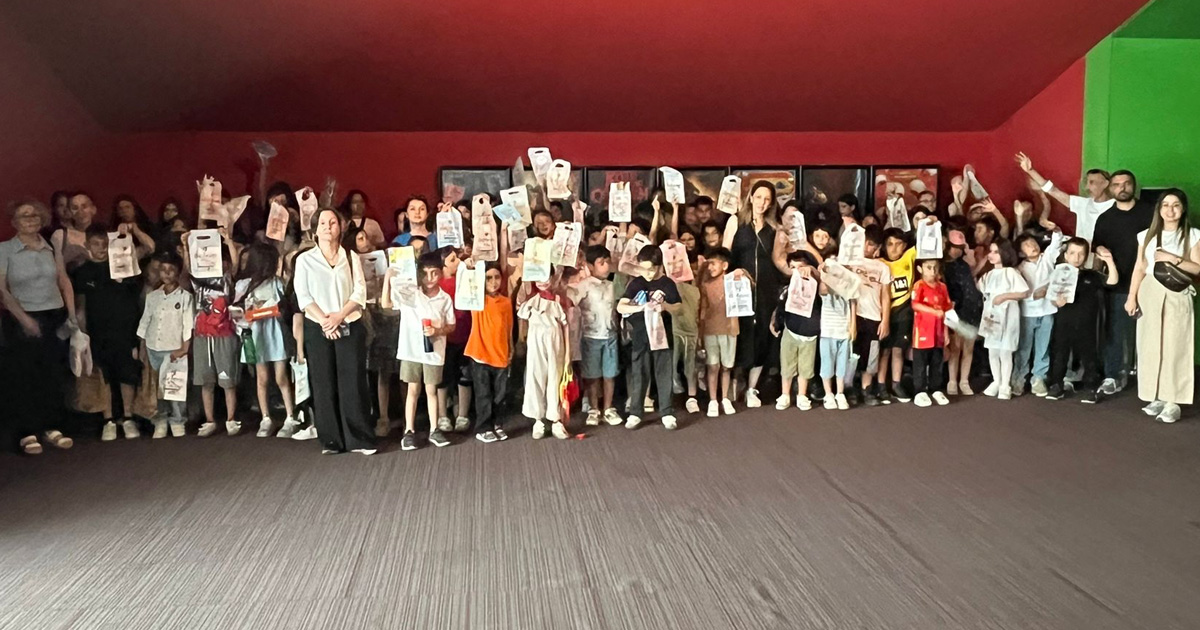 Çocukların yüzünü güldüren proje: Sinema, yemek ve kitap bir arada