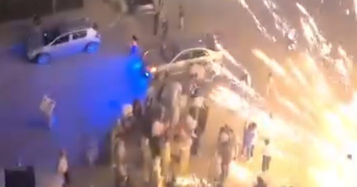 Nişan kutlamasında büyük panik: Havai fişek kalabalığın üzerine patladı 
