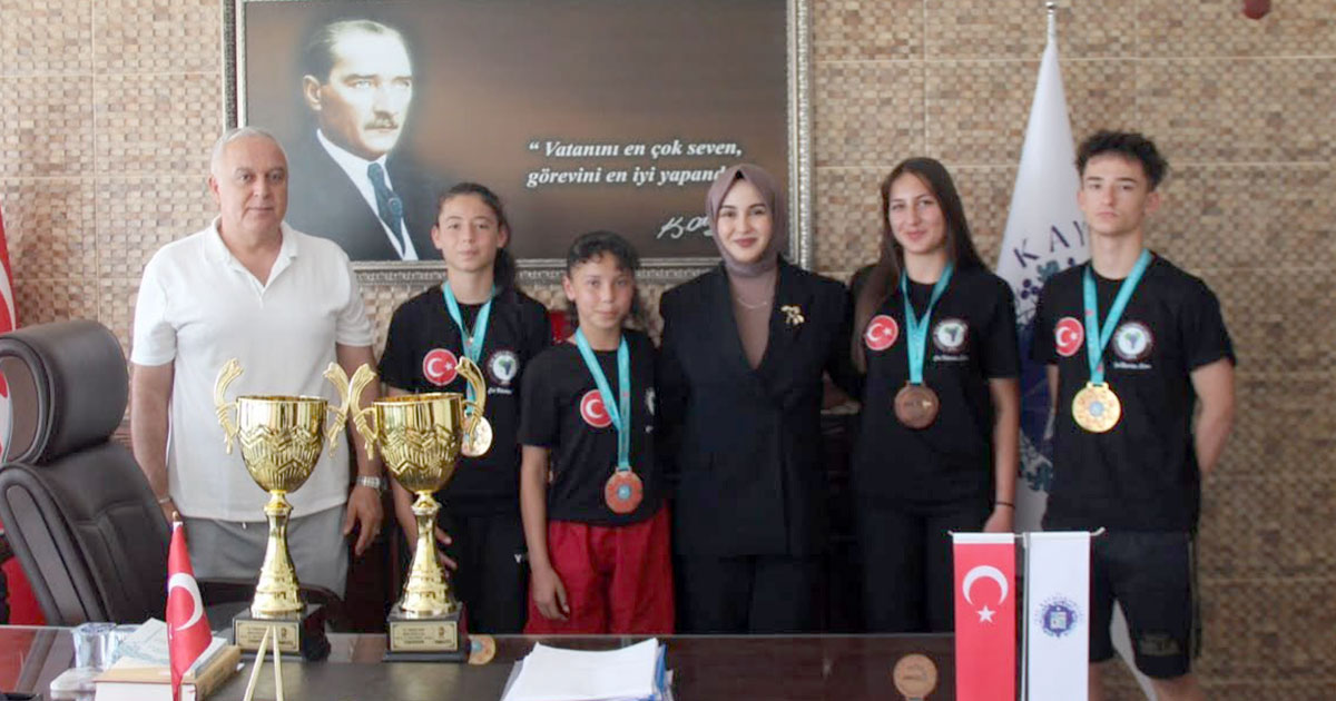 Şampiyonlara, turnuva öncesi kaymakam morali