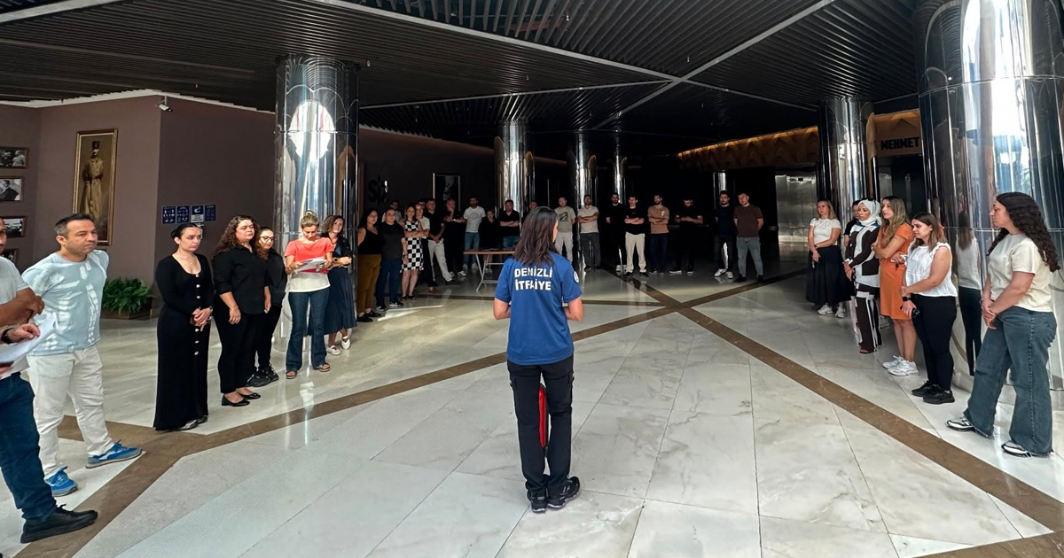 Denizli Büyükşehir Belediyesi ekiplerine acil durum ve yangın eğitimi