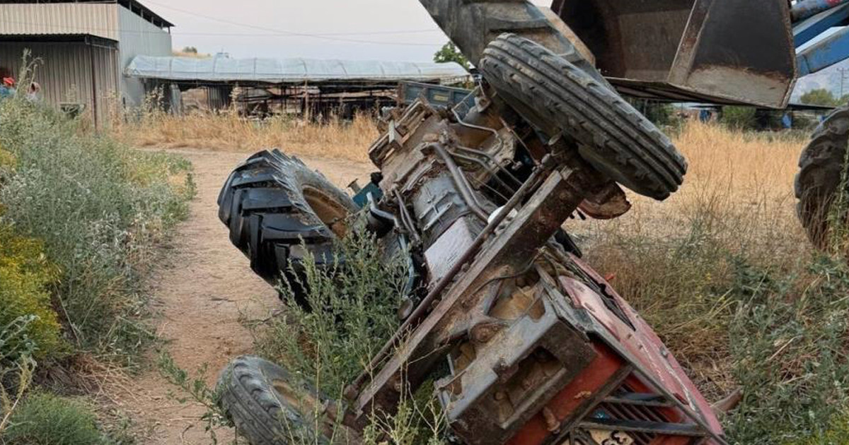 Tümseğe çarpan traktör devrildi, 16 yaşındaki çocuk ağır yaralandı