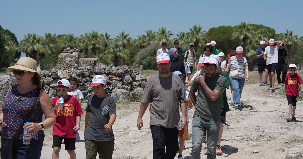 Satranç ustaları Pamukkale ve Hierapolis'e hayran kaldı