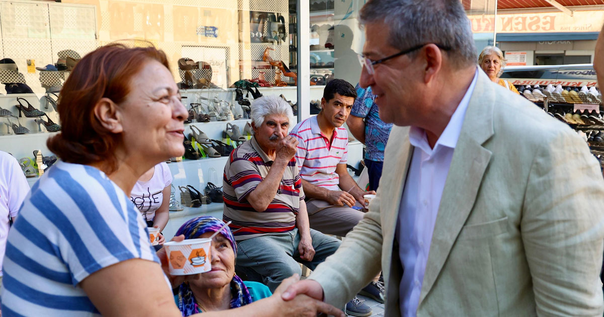 Ak Parti, 'her eve misafir olma' hedefiyle sahaya çıktı