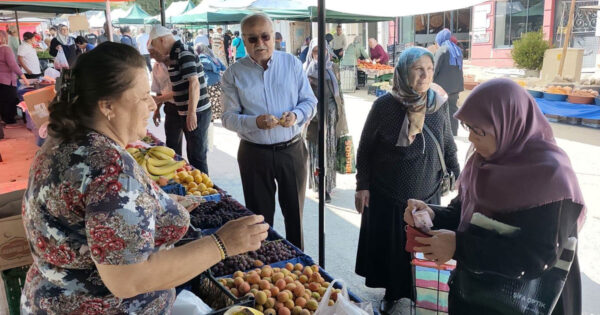 Başkan Gülsever’den pazar yeri ziyareti