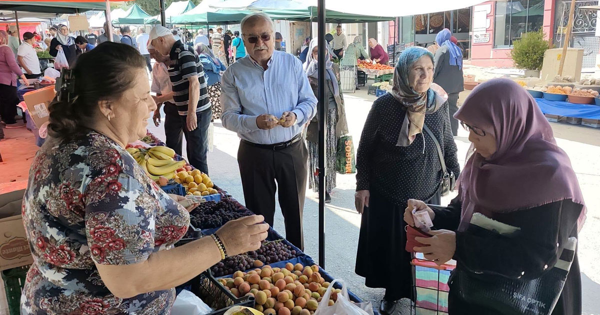 Başkan Gülsever’den pazar yeri ziyareti